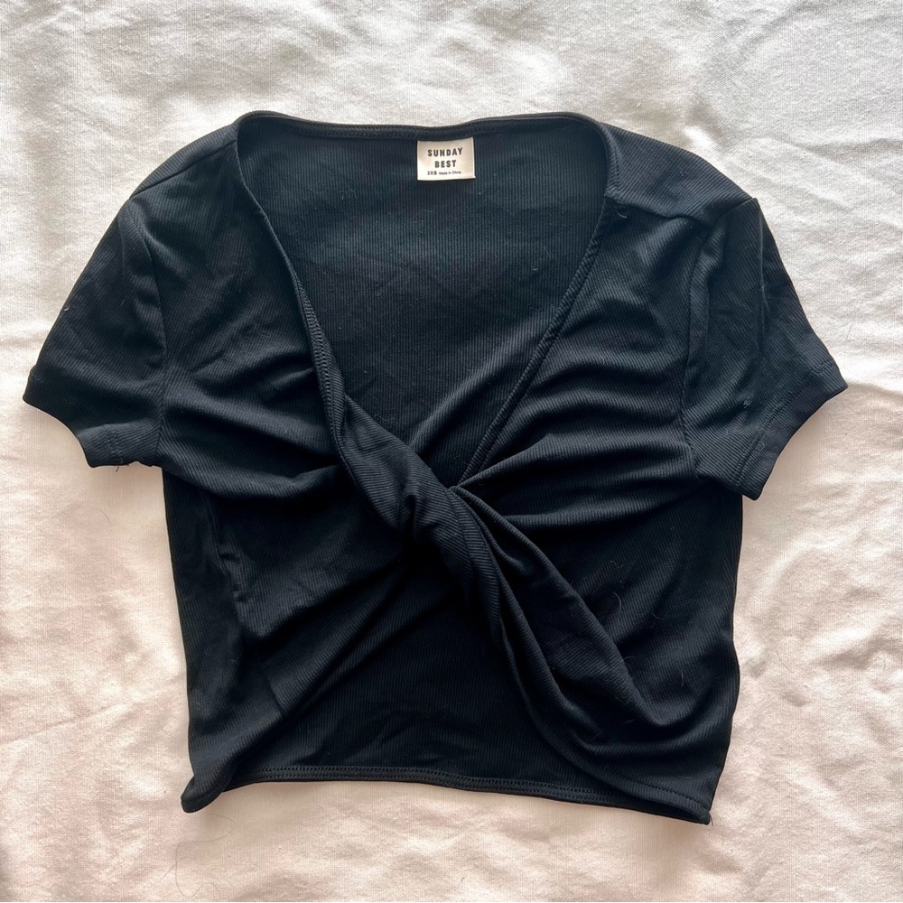 Aritzia Sunday Best Cross-front Crop Top‎